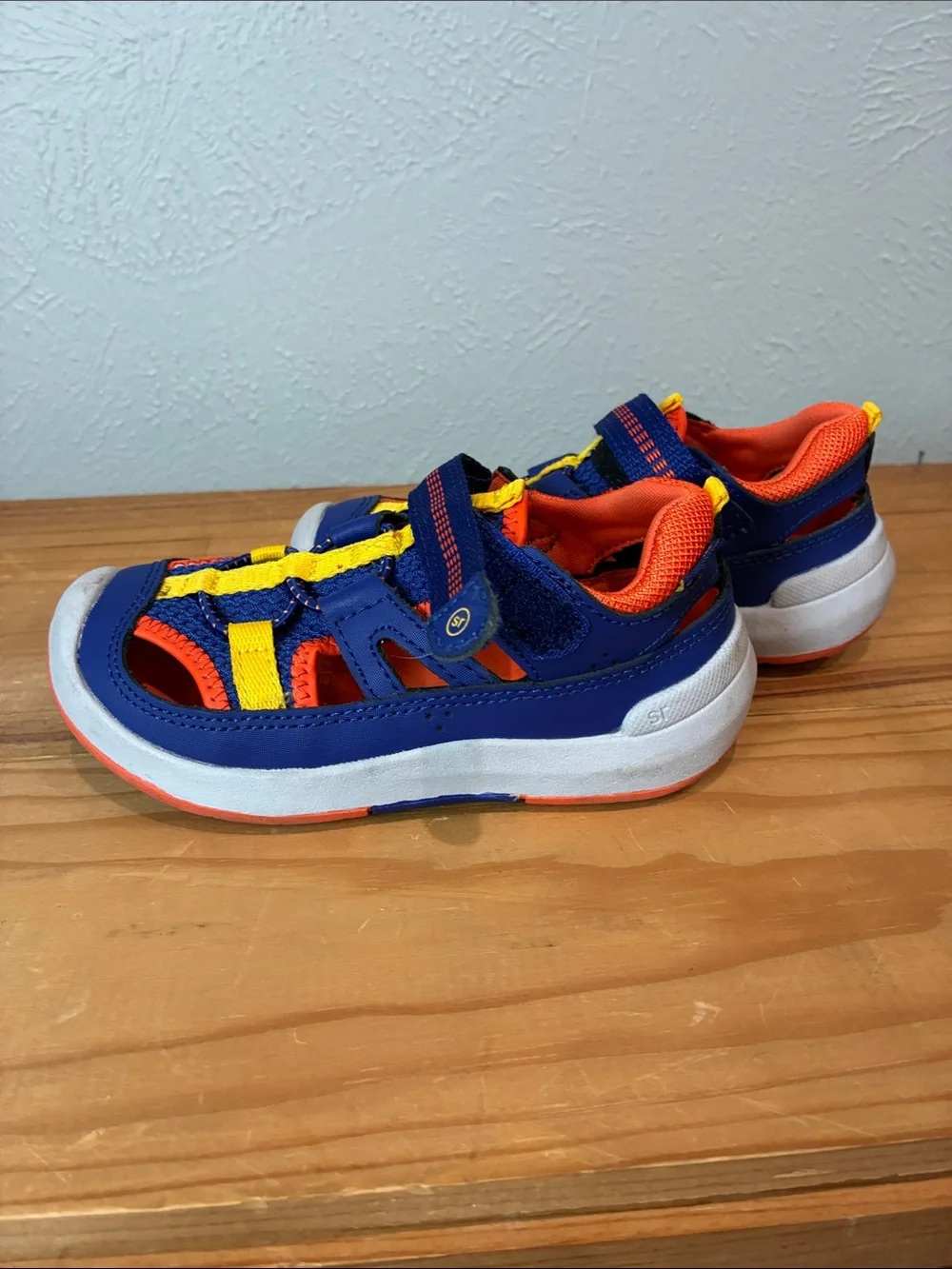 Kids Stride Rite Blue and Yellow Closed-Toe Sandal Sneakers‎